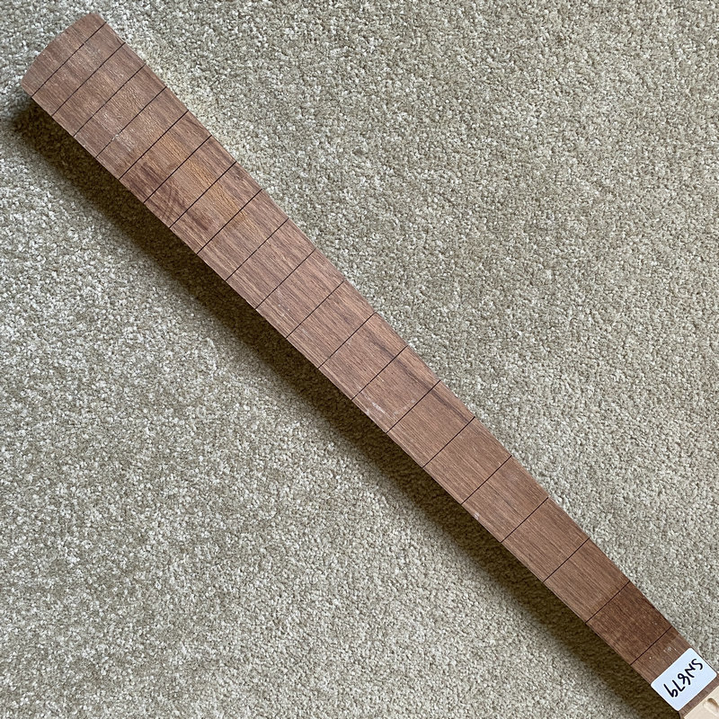 SN879 คอกีตาร์เบสแบบยังไม่ประก - Bass Guitar Fretless บทวิจารณ์และราคา