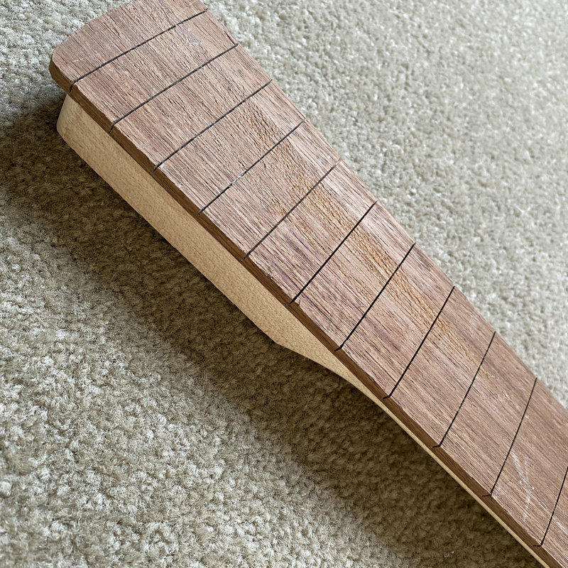 SN879 คอกีตาร์เบสแบบยังไม่ประก - Bass Guitar Fretless บทวิจารณ์และราคา