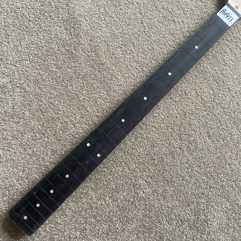 RN971 สั่งทำพิเศษ คอกีตาร์เบสแ - Bass Guitar Fretless บทวิจารณ์และราคา