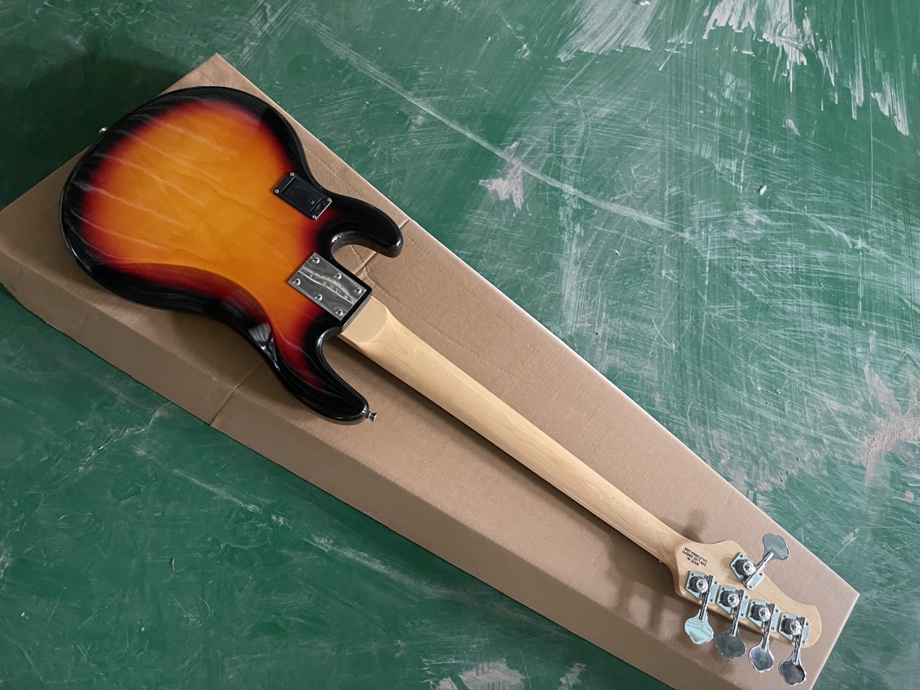 กีตาร์เบส 5 สาย รุ่น Sunset, เ - Bass Guitar Fretless บทวิจารณ์และราคา