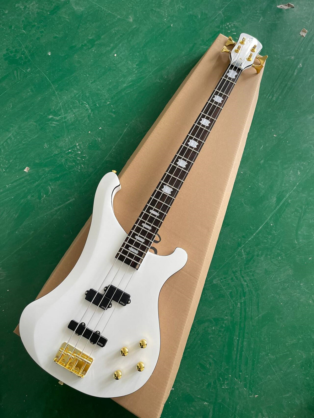กีตาร์เบสไฟฟ้าสีขาว 4 สาย พร้อ - Bass Guitar Fretless บทวิจารณ์และราคา