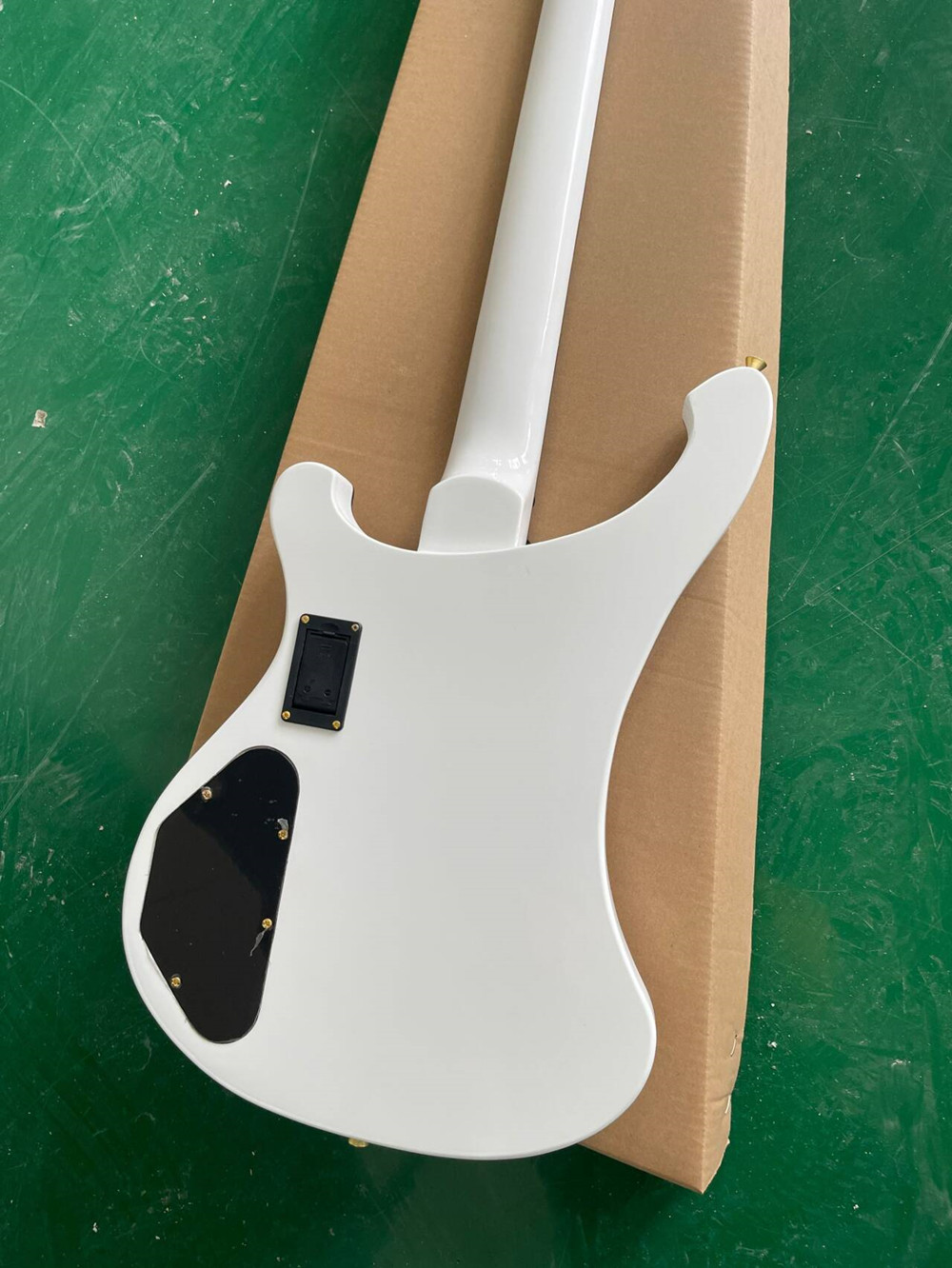 กีตาร์เบสไฟฟ้าสีขาว 4 สาย พร้อ - Bass Guitar Fretless บทวิจารณ์และราคา